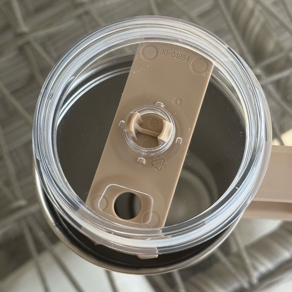 Stanley Adventure Quencher In Driftwood Travel Tumbler Straw Cup 40 oz - Picture 9 of 11